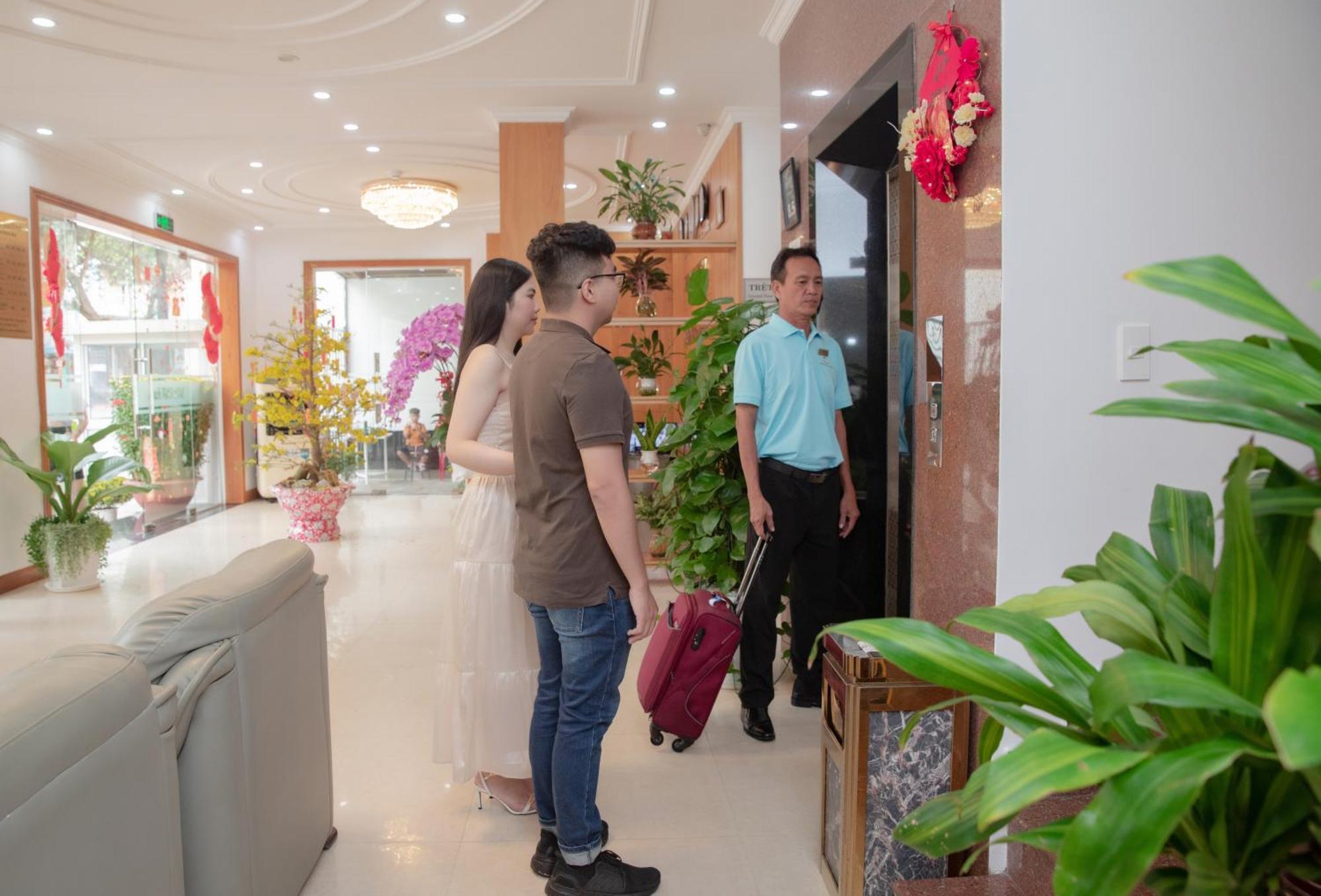 Novena Khách sạn